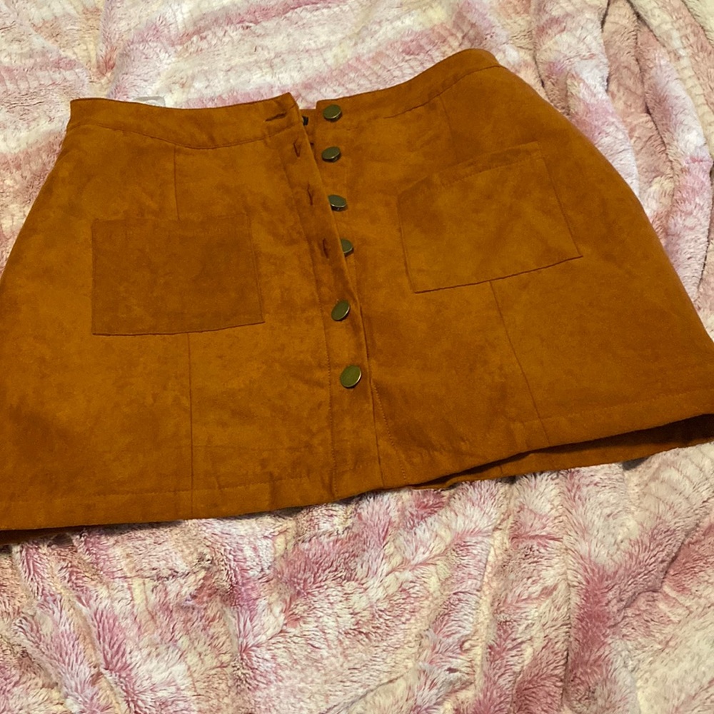 never worn. the buttons are good and in good shape
